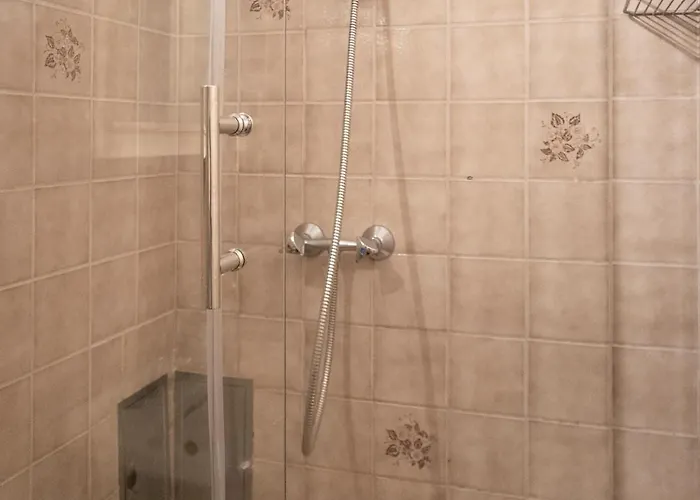 Apartment Affordable 2 Apts For 14p, 4br Great For Families Vienna