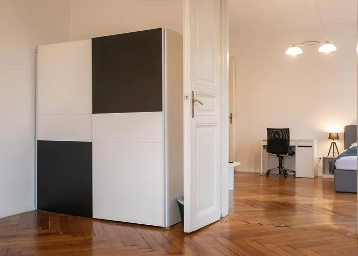 Affordable 2 Apts For 14p, 4br Great For Families * Vienna
