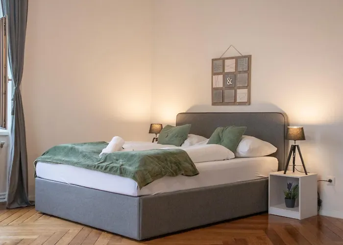 Apartment Affordable 2 Apts For 14p, 4br Great For Families Vienna