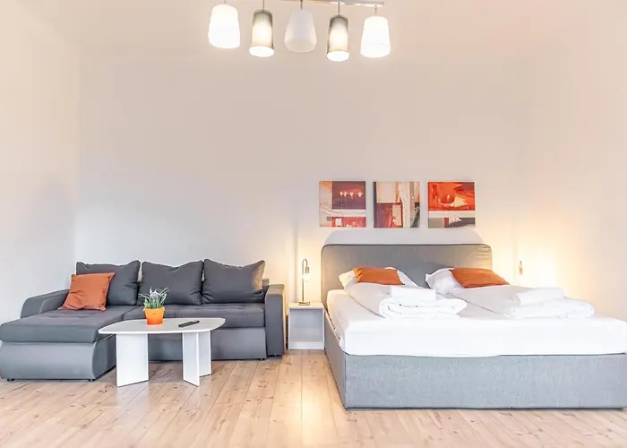 Affordable 2 Apts For 14p, 4br Great For Families Apartment Vienna
