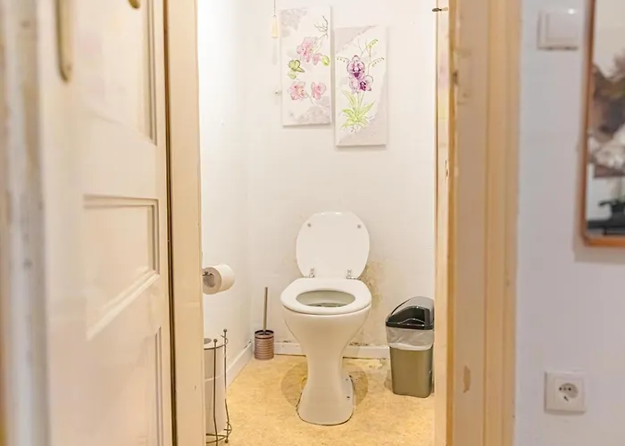 Affordable 2 Apts For 14p, 4br Great For Families Apartment