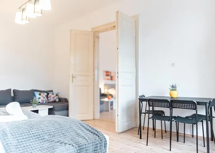 דירה Affordable 2 Apts For 14p, 4br Great For Families *