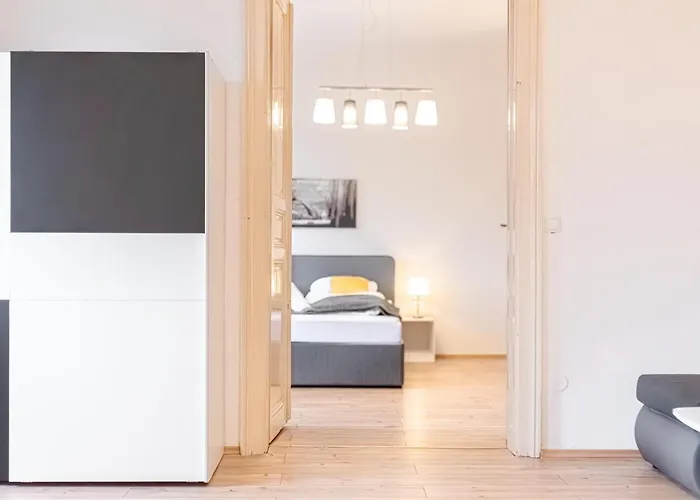 Apartment Affordable 2 Apts For 14p, 4br Great For Families Vienna