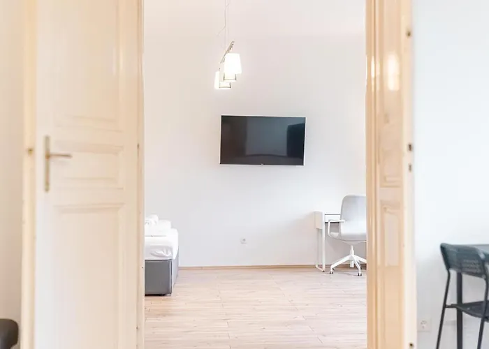 Affordable 2 Apts For 14p, 4br Great For Families Apartment Vienna