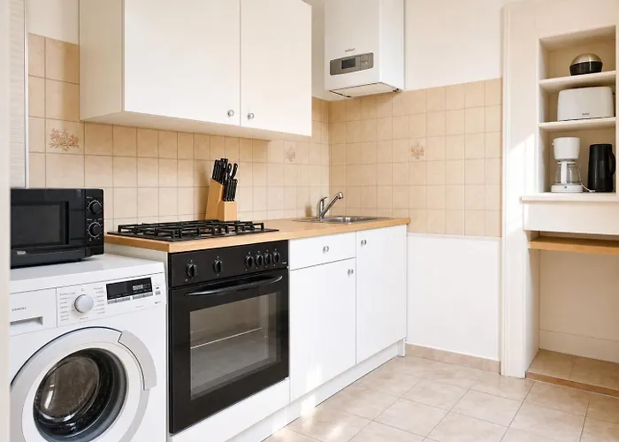 Affordable 2 Apts For 14p, 4br Great For Families * Wiedeń