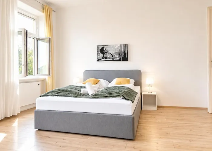 Affordable 2 Apts For 14p, 4br Great For Families