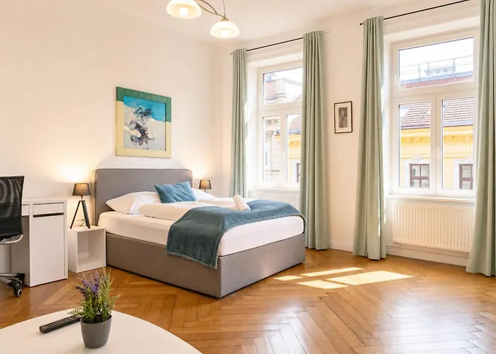Affordable 2 Apts For 14p, 4br Great For Families Wiedeń