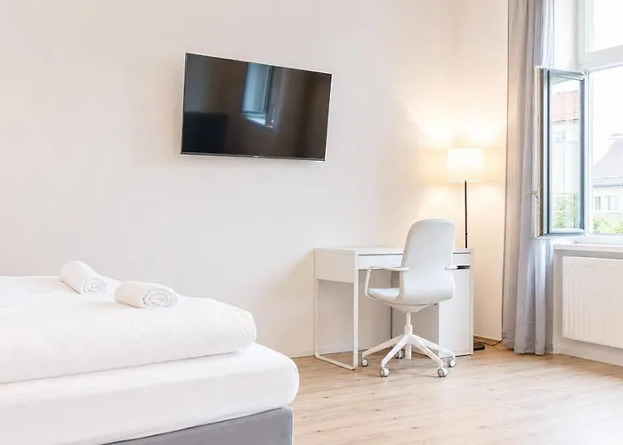Affordable 2 Apts For 14p, 4br Great For Families * Wiedeń