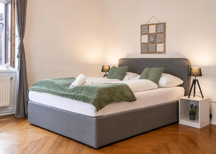 Affordable 2 Apts For 14p, 4br Great For Families Apartament *