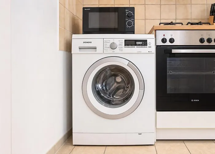 Affordable 2 Apts For 14p, 4br Great For Families דירה וינה
