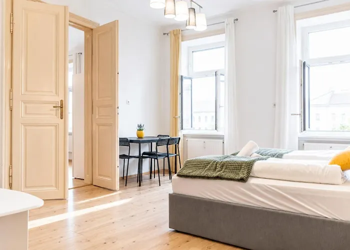Affordable 2 Apts For 14p, 4br Great For Families *
