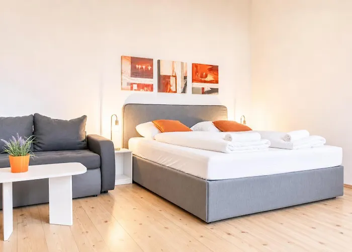 Affordable 2 Apts For 14p, 4br Great For Families דירה